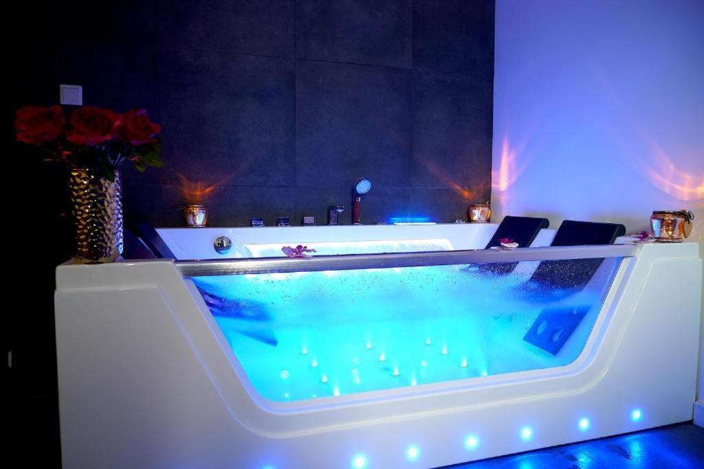 Relax Jacuzzi Apartment Krasków Εξωτερικό φωτογραφία