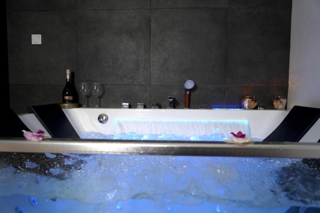 Relax Jacuzzi Apartment Krasków Εξωτερικό φωτογραφία